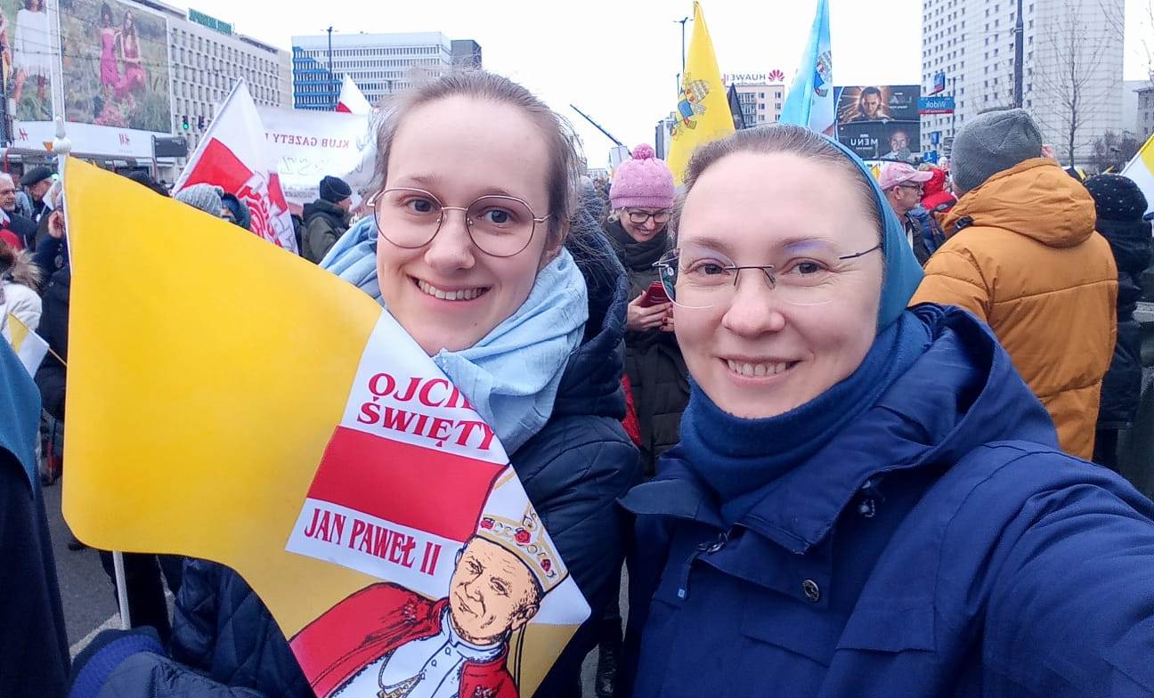 <strong>Las Hijas de la Caridad participan en la Marcha Nacional Papal</strong>