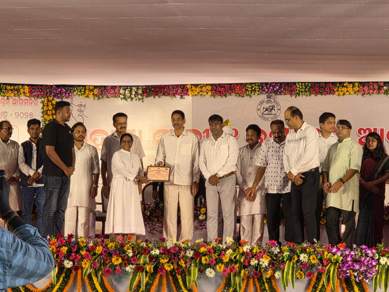 Cuttack Celebra 100 Anos da Visita de Gandhi com Reconhecimento às Filhas da Caridade